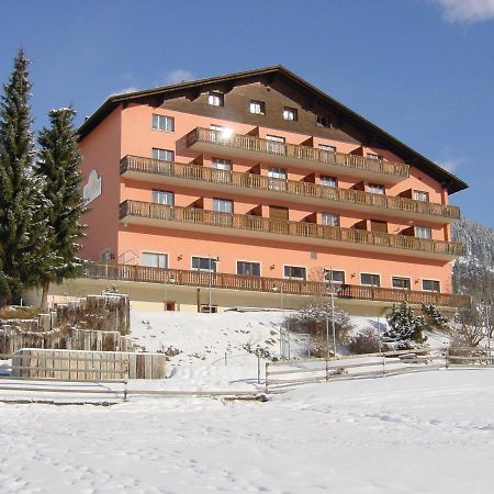 Jugendhotel Alpina Tujetsch Bagian luar foto