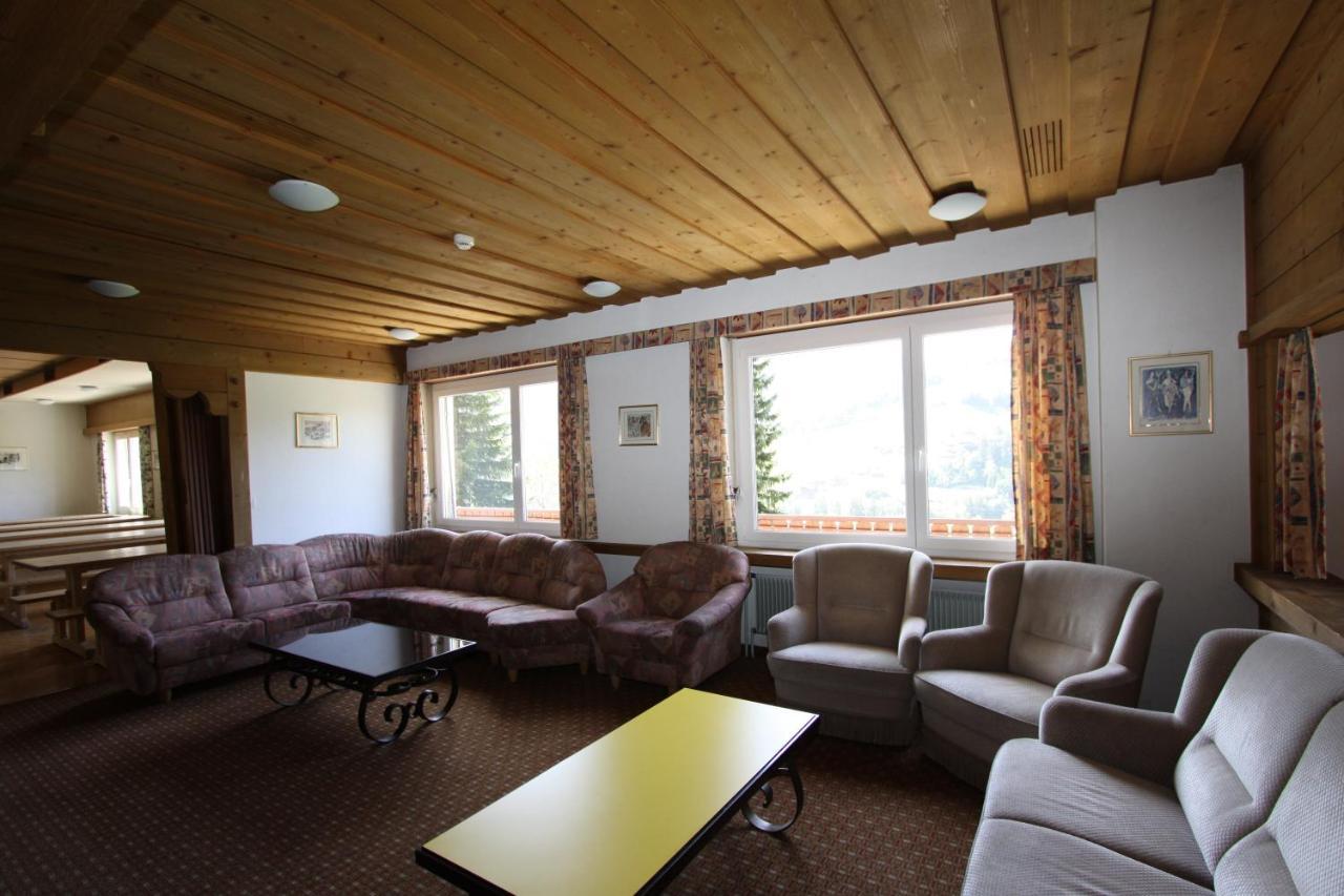 Jugendhotel Alpina Tujetsch Bagian luar foto