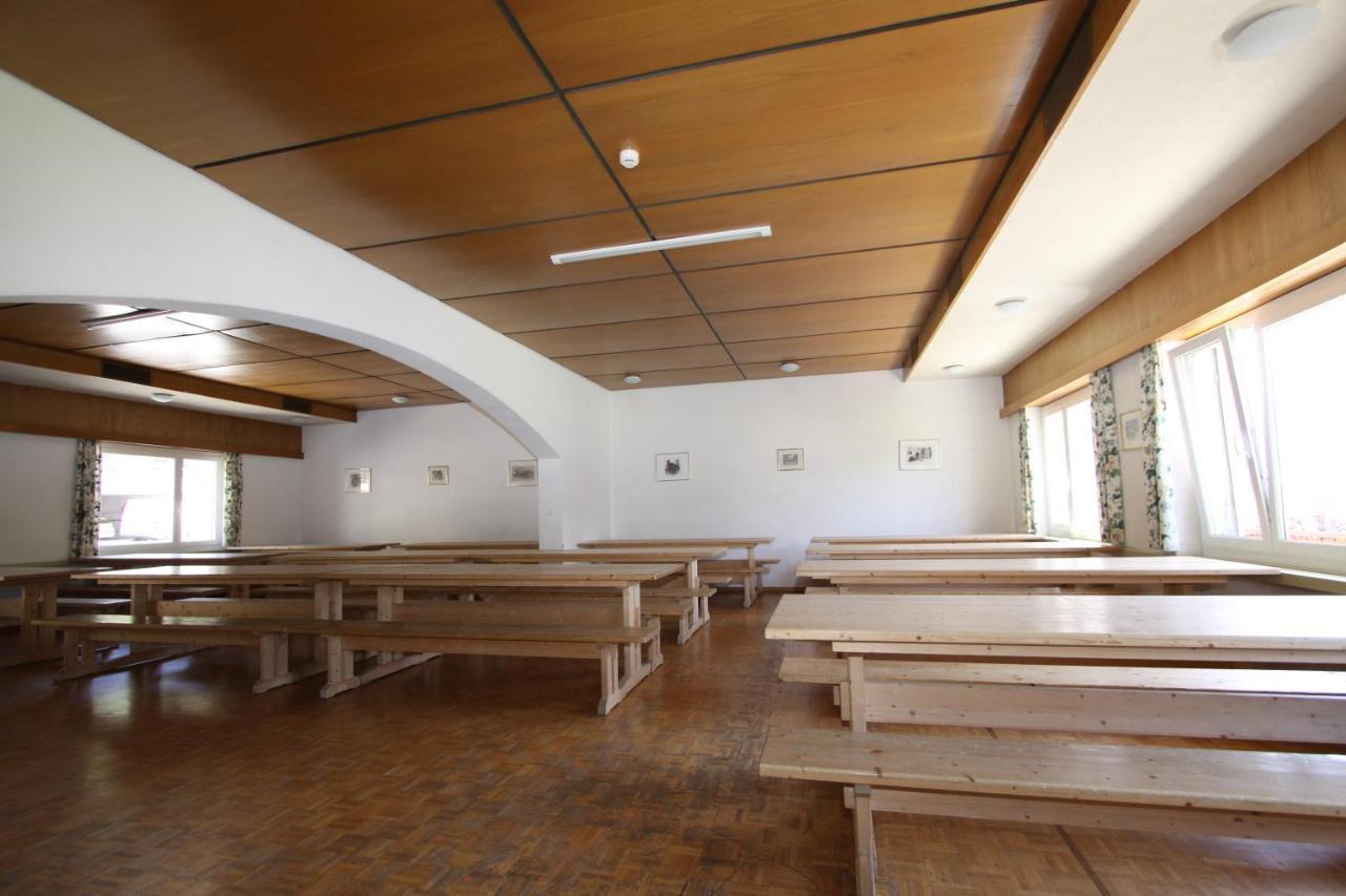Jugendhotel Alpina Tujetsch Bagian luar foto